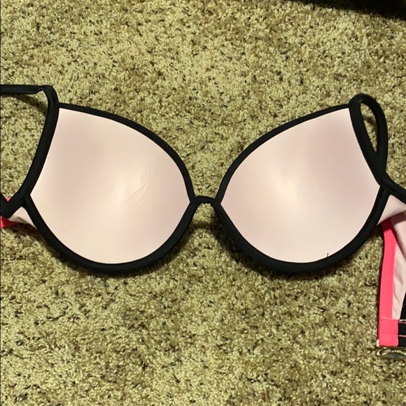 Victoria’s Secret Swimsuit top - 34D - Picture 4 of 5